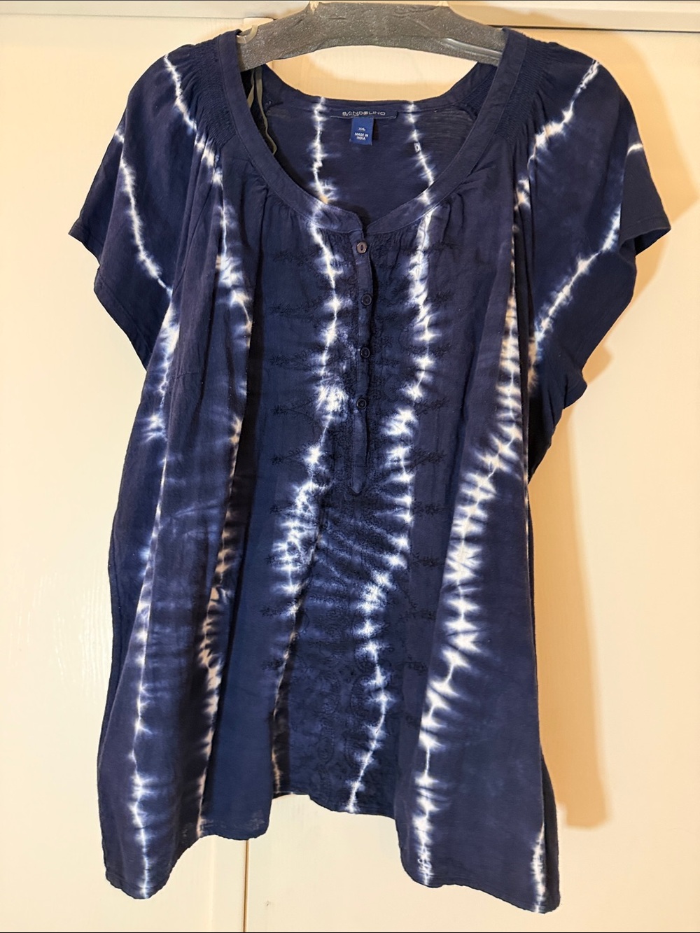 Bandolino Navy & White Tie-Dye Button Front Top